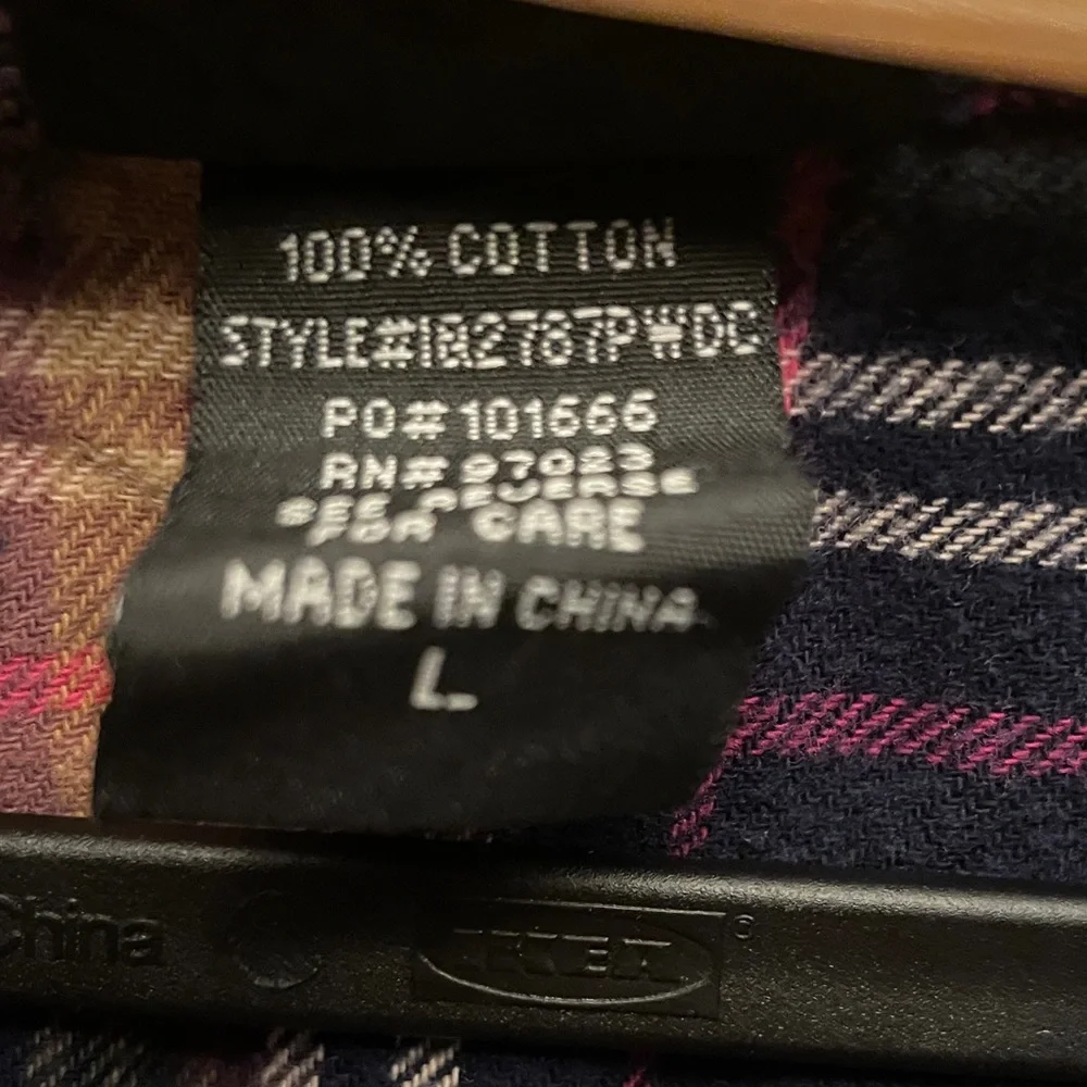 100% cotton Daytrip Plaid Hoodie pullover - Black and Pink - Picture 3 of 6